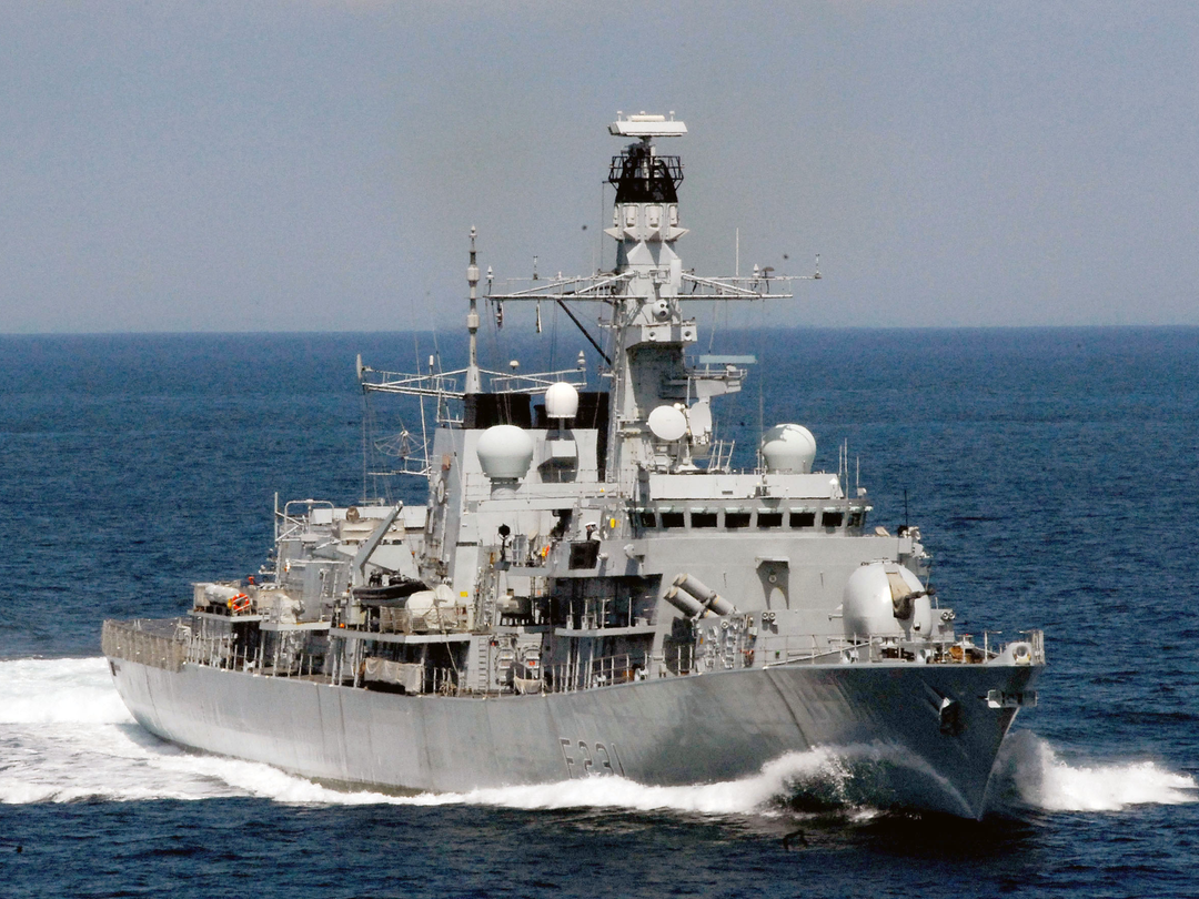 HMS Argyll (F231) Royal Navy Type 23 Frigate At Sea 2004 Photo Print Wall Art Decor Posters, Prints, & Visual Artwork Hampshire Prints 6 x 4 No Frame No