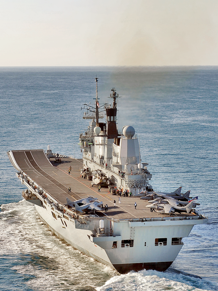 HMS Ark Royal (R07) Royal Navy Invincible Class Aircraft Carrier Stern View 2010 Photo Print Wall Art Decor Posters, Prints, & Visual Artwork Hampshire Prints 6 x 4 No Frame No