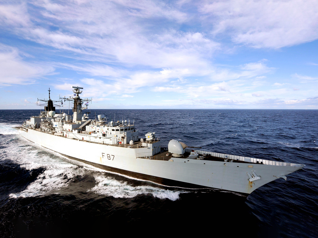 HMS Chatham (F87) Royal Navy Type 22 Frigate Mediterranean 2010 Photo Print Wall Art Decor Posters, Prints, & Visual Artwork Hampshire Prints 6 x 4 No Frame No