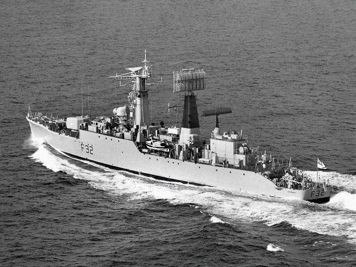HMS Salisbury F32 Salisbury Class Frigate 1970 Port Side View Photo Print - Posters, Prints, & Visual Artwork - by Hampshire Prints (image 1 of 9)