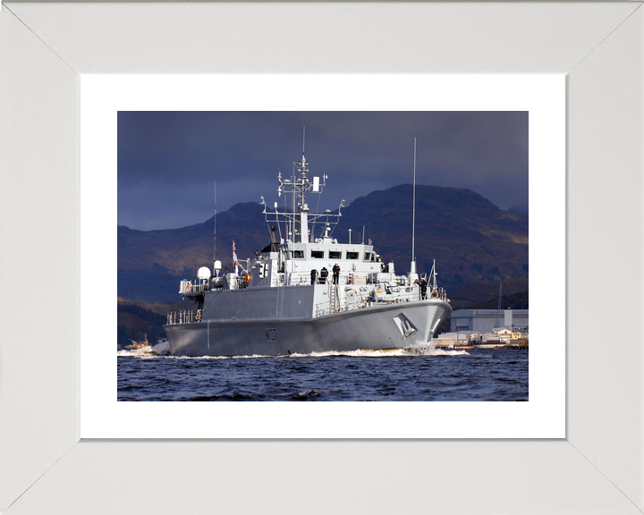 HMS Pembroke M107 Sandown Class Minehunter October 2008 Photo Print - Posters, Prints, & Visual Artwork - by Hampshire Prints (image 4 of 9)