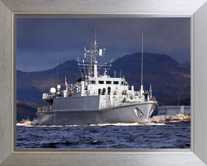 HMS Pembroke M107 Sandown Class Minehunter October 2008 Photo Print - Posters, Prints, & Visual Artwork - by Hampshire Prints (image 7 of 9)