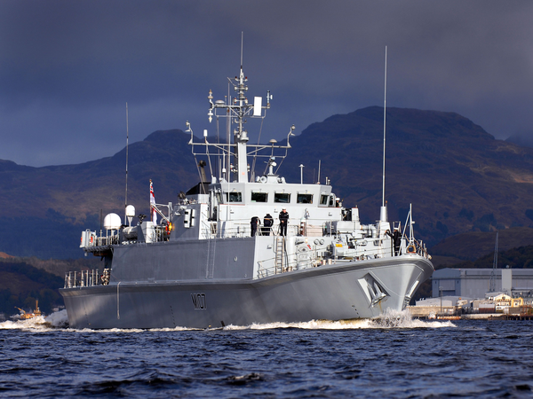 HMS Pembroke M107 Sandown Class Minehunter October 2008
