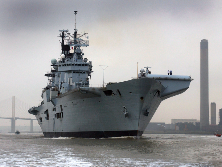 HMS Illustrious (R06) Photo Print - River Thames 2009 - Royal Navy Invincible Class Aircraft Carrier Hampshire Prints 6 x 4 No Frame No