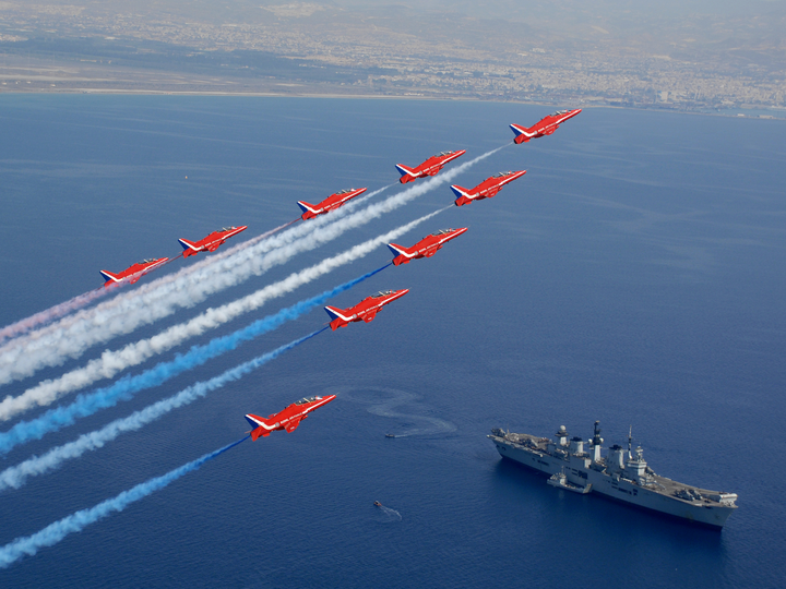 HMS Illustrious (R06) Photo Print - With Red Arrows - Royal Navy Invincible Class Aircraft Carrier Hampshire Prints 6 x 4 No Frame No