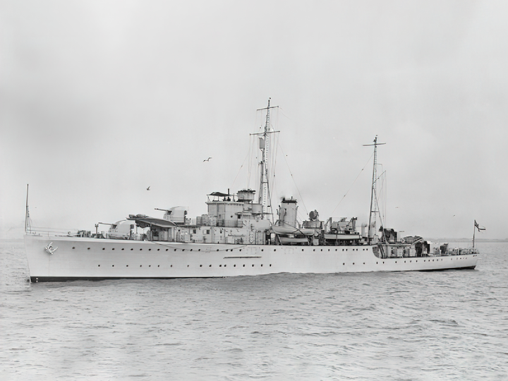 HMS Auckland (L61) Royal Navy Egret Class Sloop Port Side View Photo Print Wall Art Decor Posters, Prints, & Visual Artwork Hampshire Prints 6 x 4 No Frame No