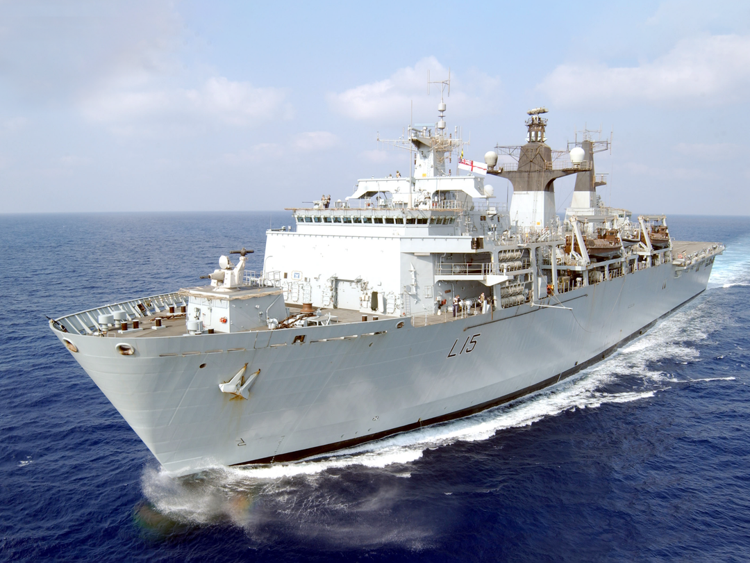HMS Bulwark (L15) Royal Navy Albion Class Amphibious Ship Operation Highbrow 2006 Photo Print Wall Art Decor Posters, Prints, & Visual Artwork Hampshire Prints 6 x 4 No Frame No