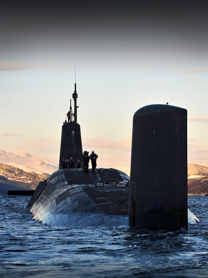 HMS Vanguard (S28) Photo Print - On the Clyde 2010 - Royal Navy Vanguard Class Submarine Posters, Prints, & Visual Artwork Hampshire Prints 6 x 4 No Frame No