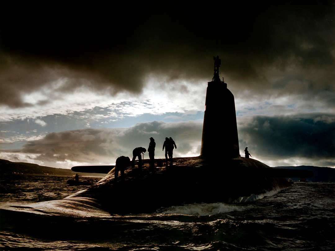 HMS Victorious (S29) Photo Print - Clyde 1995 - Royal Navy Vanguard Class Submarine Posters, Prints, & Visual Artwork Hampshire Prints 6 x 4 No Frame No