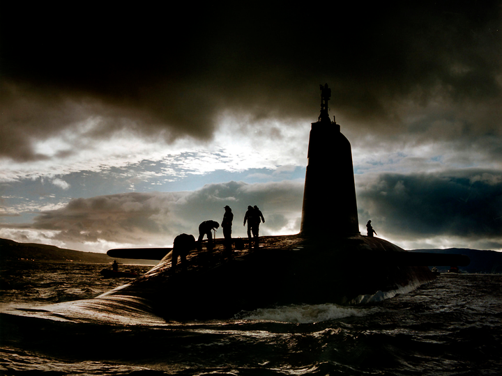 HMS Victorious (S29) Photo Print - Clyde 1995 - Royal Navy Vanguard Class Submarine Posters, Prints, & Visual Artwork Hampshire Prints 6 x 4 No Frame No