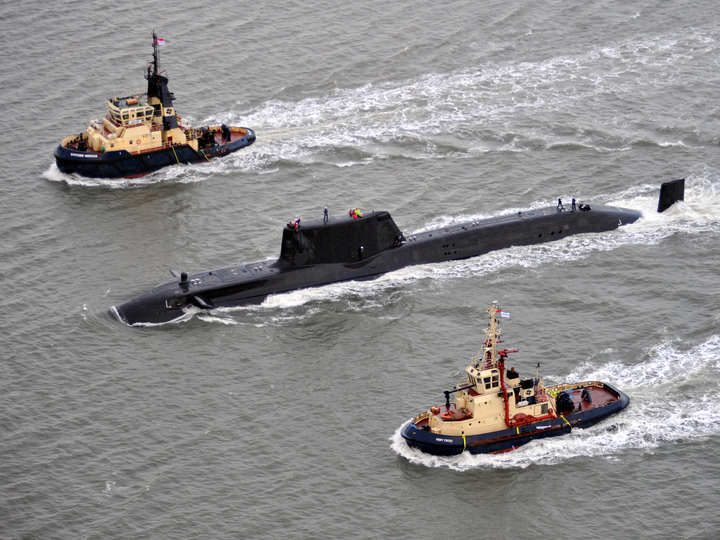 HMS Astute (S119) Photo Print - With Tugs 2009 - Royal Navy Astute Class Submarine Hampshire Prints 6 x 4 No Frame No