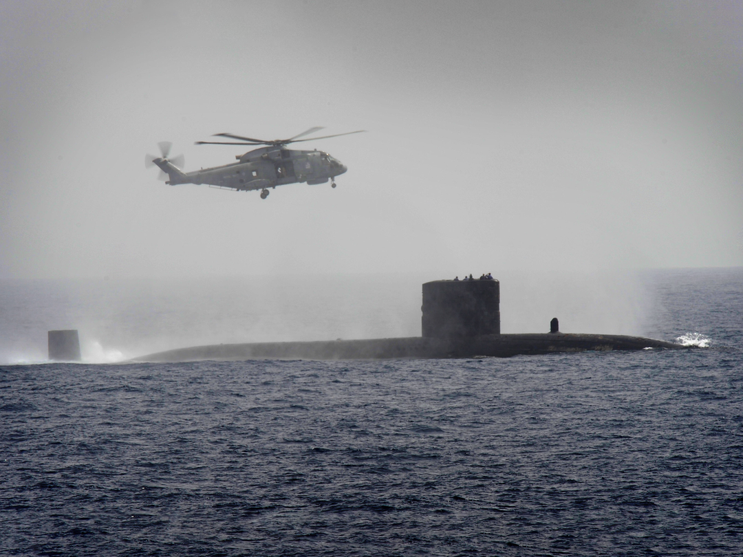 HMS Turbulent (S87) Photo Print - With Merlin - Royal Navy Trafalgar Class Submarine Posters, Prints, & Visual Artwork Hampshire Prints 6 x 4 No Frame No