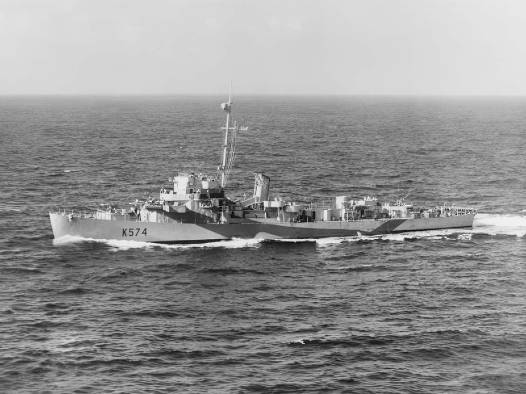 HMS Thornborough (K574) Photo Print - At Sea - Royal Navy Captain Class Frigate Hampshire Prints 6 x 4 No Frame No