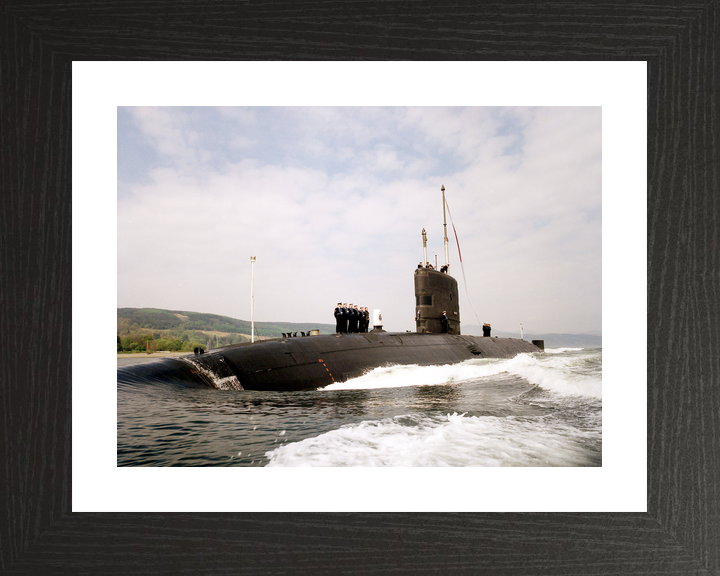 HMS Sceptre S104 Swiftsure Class Submarine 1997