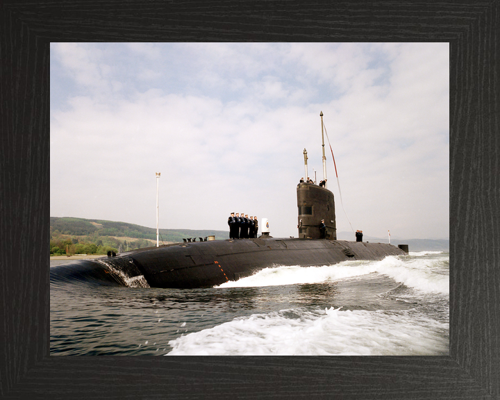 HMS Sceptre S104 Swiftsure Class Submarine 1997