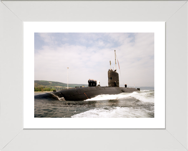 HMS Sceptre S104 Swiftsure Class Submarine 1997