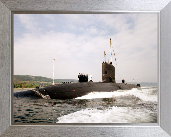 HMS Sceptre S104 Swiftsure Class Submarine 1997