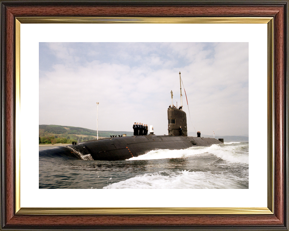 HMS Sceptre S104 Swiftsure Class Submarine 1997