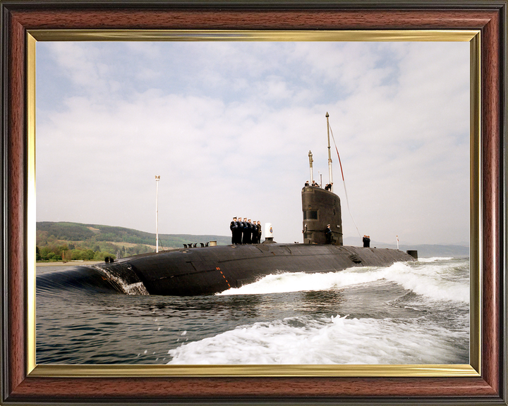 HMS Sceptre S104 Swiftsure Class Submarine 1997