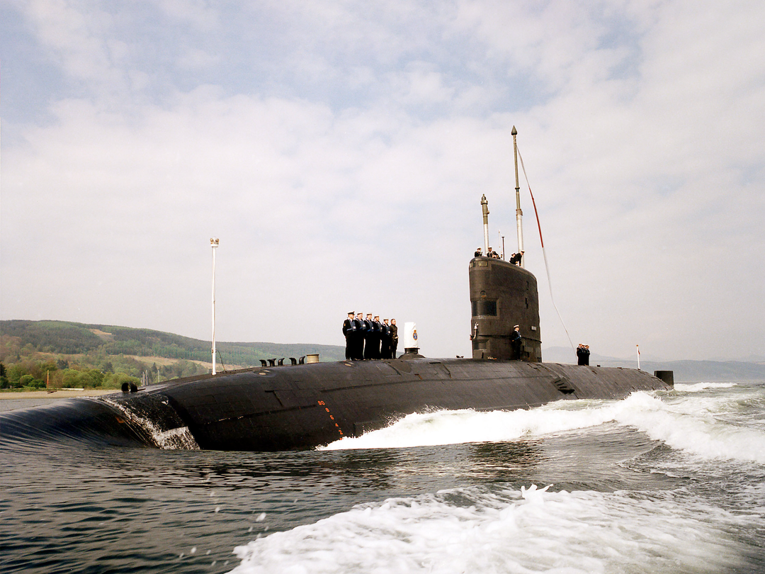 HMS Sceptre S104 Swiftsure Class Submarine 1997