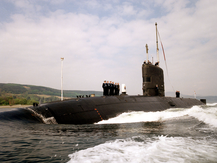 HMS Sceptre (S104) Photo Print - Faslane 1997 - Royal Navy Swiftsure Class Submarine Hampshire Prints 6 x 4 No Frame No