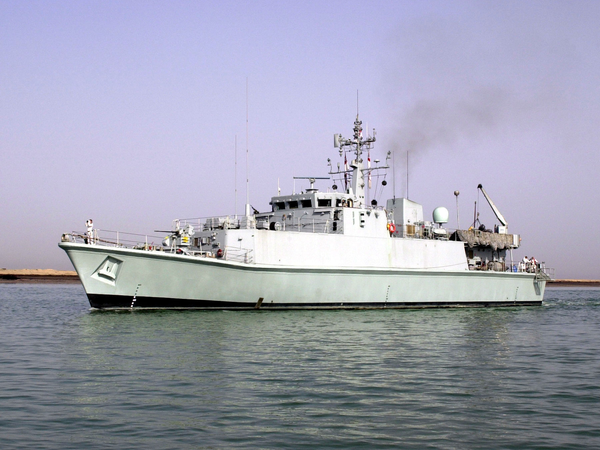 HMS Sandown M101 Sandown Class Minehunter April 2003