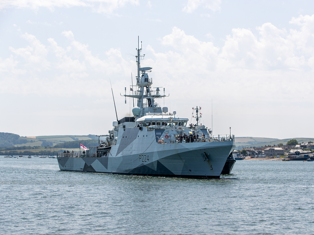 HMS Trent (P224) Photo Print - Entering Devonport 2025 - Royal Navy River Class Patrol Vessel Hampshire Prints 6 x 4 No Frame No