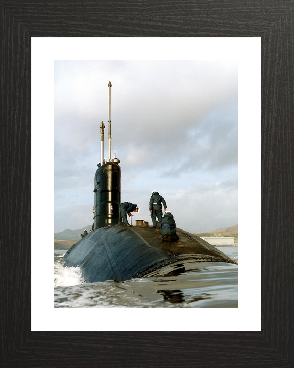 HMS Sceptre S104 Swiftsure Class Submarine 1995