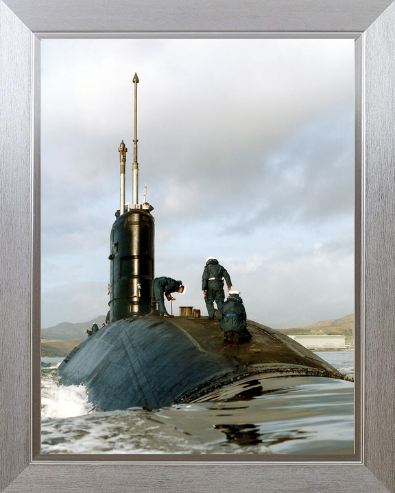HMS Sceptre S104 Swiftsure Class Submarine 1995