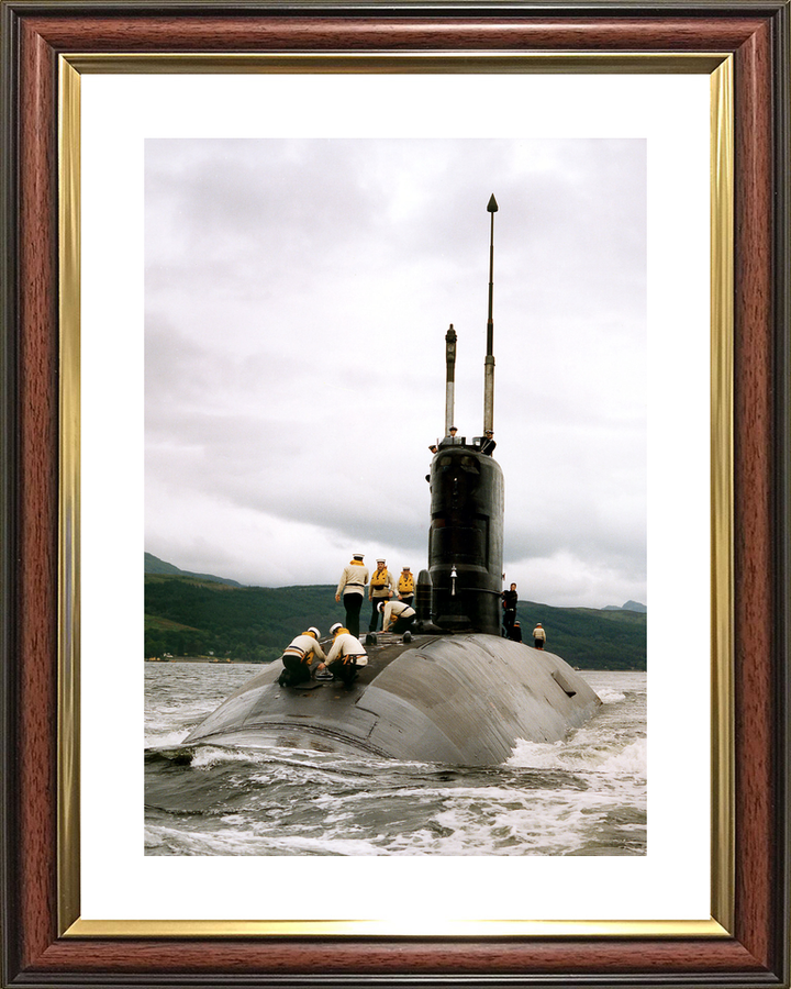HMS Sovereign S108 Swiftsure Class Submarine 1992 Leaving Faslane Crew on Deck