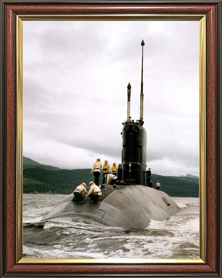 HMS Sovereign S108 Swiftsure Class Submarine 1992 Leaving Faslane Crew on Deck