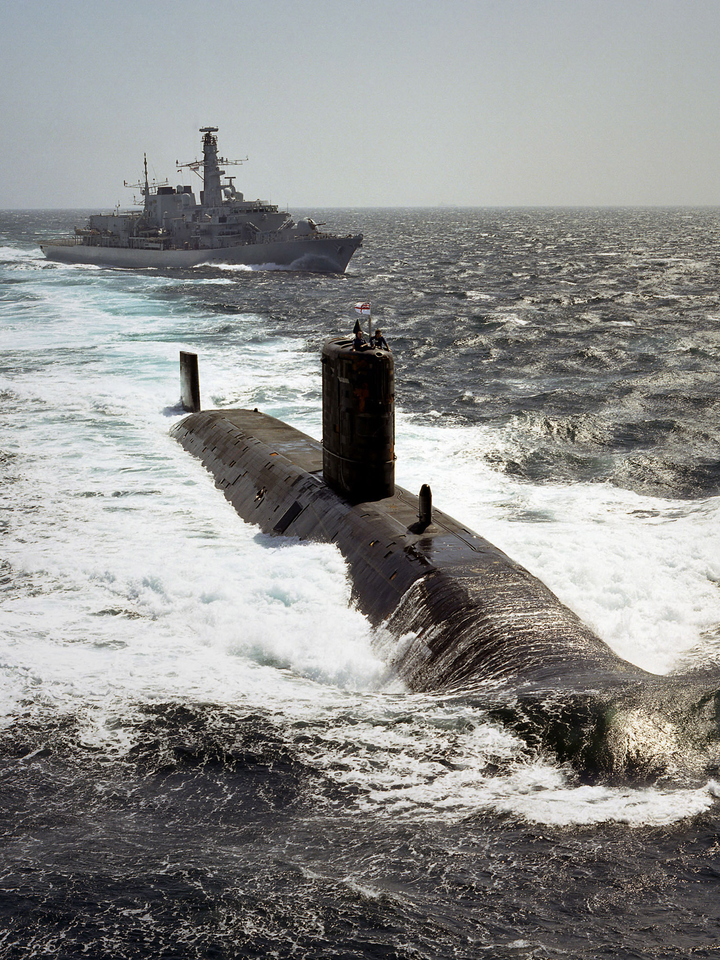 HMS Triumph (S93) Photo Print - Red Sea 2001 - Royal Navy Trafalgar Class Submarine Hampshire Prints 6 x 4 No Frame No