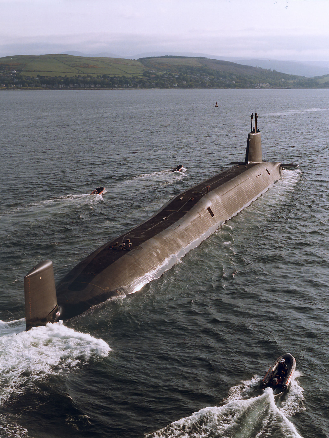 HMS Victorious (S29) Photo Print - Clyde 94 - Royal Navy Vanguard Class Submarine Posters, Prints, & Visual Artwork Hampshire Prints 6 x 4 No Frame No