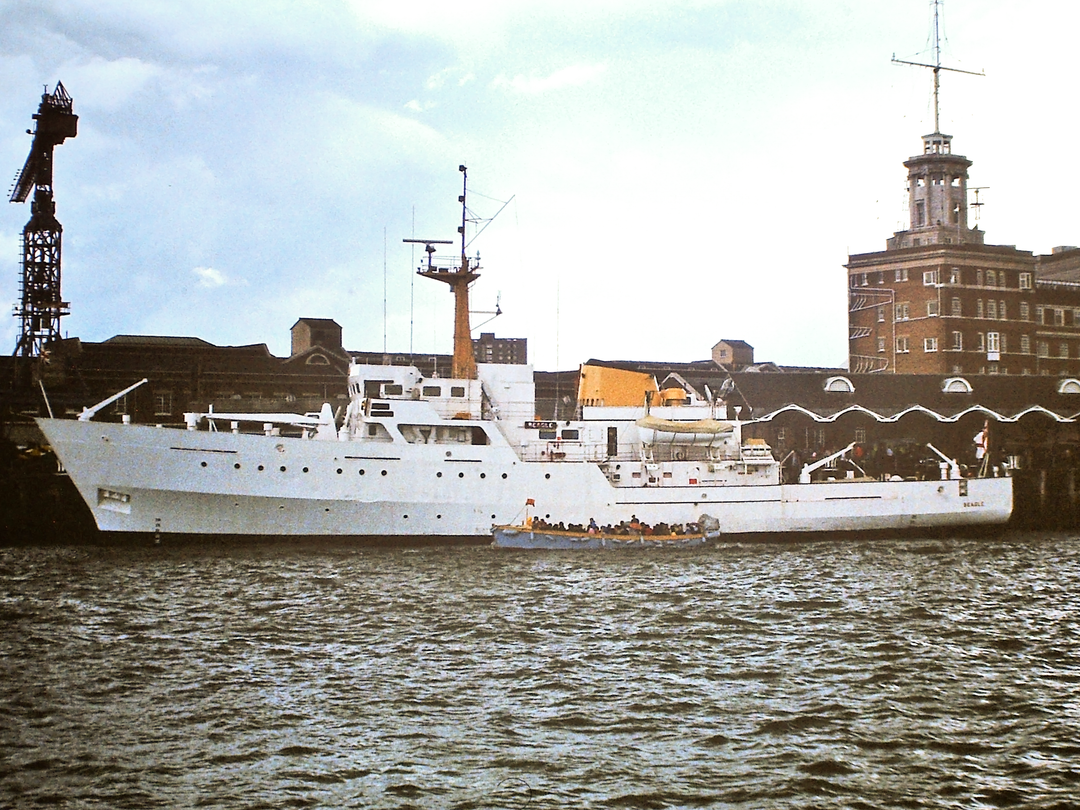HMS Beagle (A319) Royal Navy Bulldog Class Survey Vessel Portsmouth 1982 Photo Print Wall Art Decor Posters, Prints, & Visual Artwork Hampshire Prints 6 x 4 No Frame No