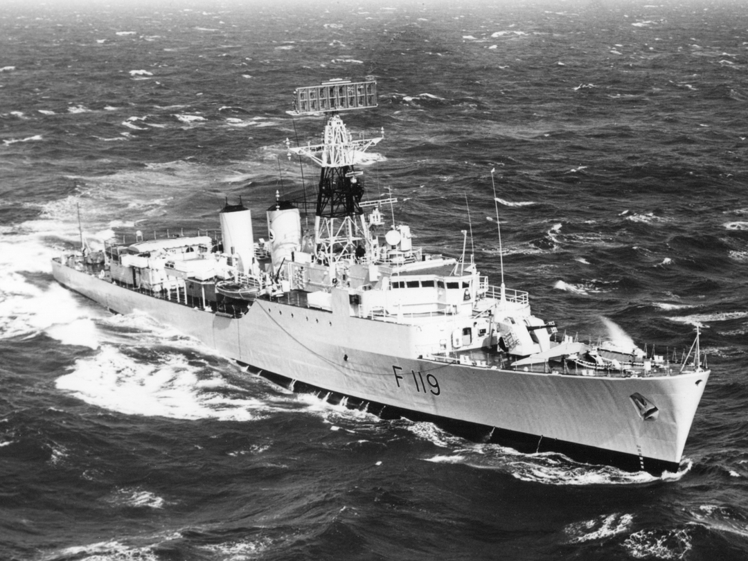 HMS Eskimo (F119) Royal Navy Tribal Class Frigate At sea 1967 Photo Print Wall Art Decor - Posters, Prints, & Visual Artwork - by Hampshire Prints (image 1 of 9)