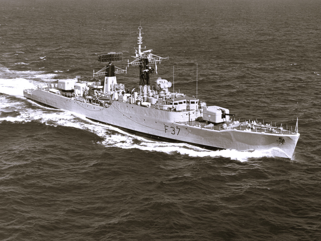 HMS Jaguar (F37) Photo Print - At Sea 1972 - Royal Navy Leopard Class Frigate Hampshire Prints 6 x 4 No Frame No
