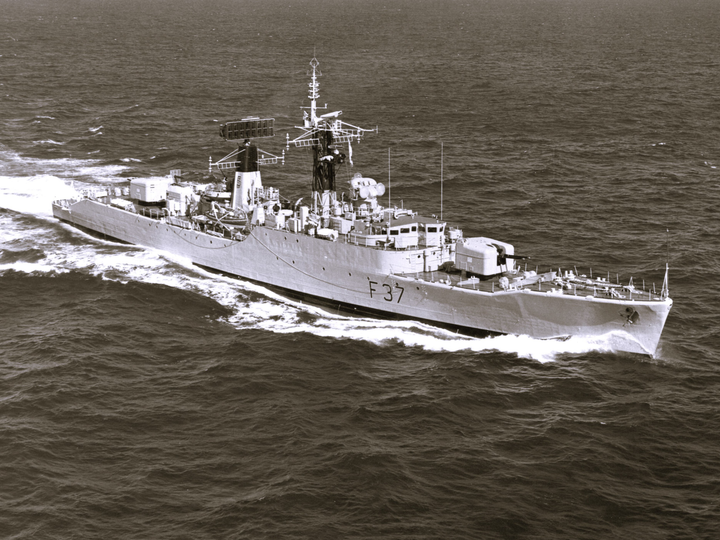 HMS Jaguar (F37) Photo Print - At Sea 1972 - Royal Navy Leopard Class Frigate Hampshire Prints 6 x 4 No Frame No