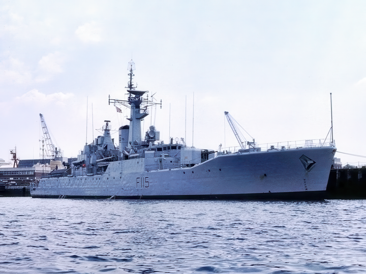 HMS Berwick (F115) Photo Print - Portsmouth 1983 - Royal Navy Rothesay Class Frigate Hampshire Prints 6 x 4 No Frame No