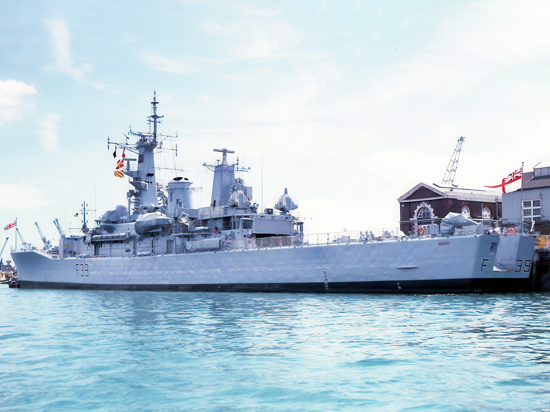 HMS Naiad (F39) Photo Print - Portsmouth 1984 - Royal Navy Leander Class Frigate Hampshire Prints 6 x 4 No Frame No
