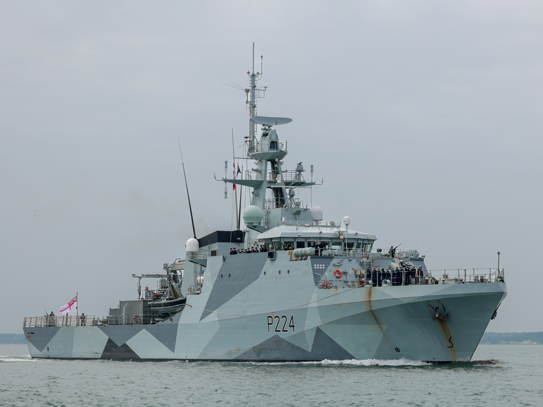 HMS Trent (P224) Photo Print - Portsmouth Return 2025 - Royal Navy River Class Patrol Vessel Hampshire Prints 6 x 4 No Frame No