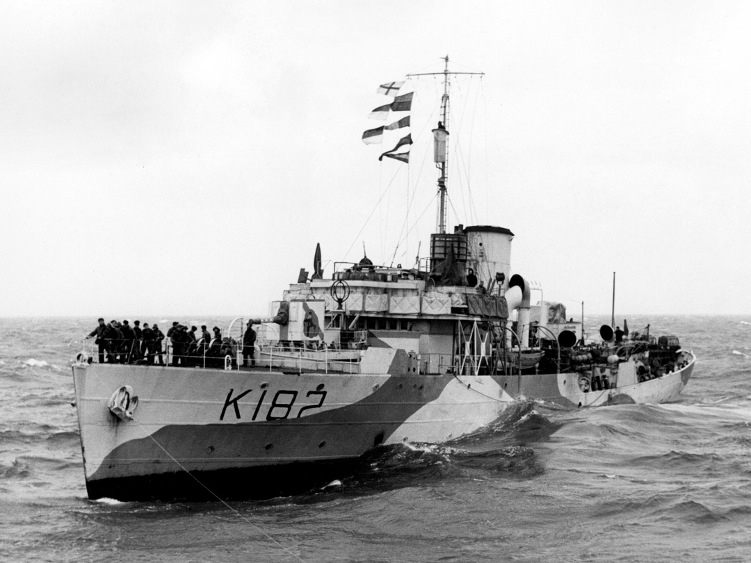 HMS Bittersweet (K182) Photo Print - Under Tow 1943 - Royal Navy Flower Class Corvette Hampshire Prints 6 x 4 No Frame No