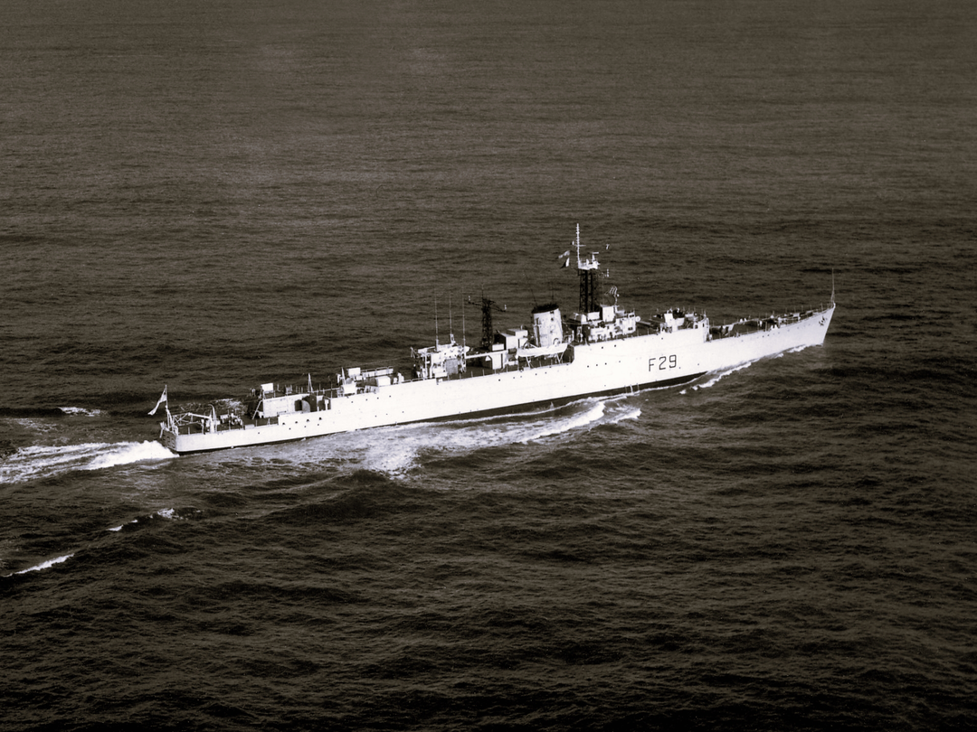 HMS Verulam F29 Type 15 Frigate 1953 At Sea Photo Print - Posters, Prints, & Visual Artwork - by Hampshire Prints (image 1 of 9)