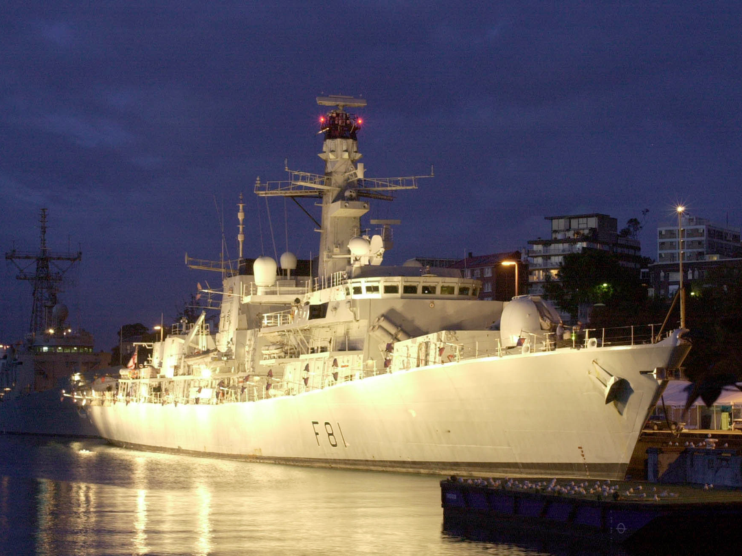 HMS Sutherland (F81) Photo Print - Sydney 2000 - Royal Navy Type 23 Frigate