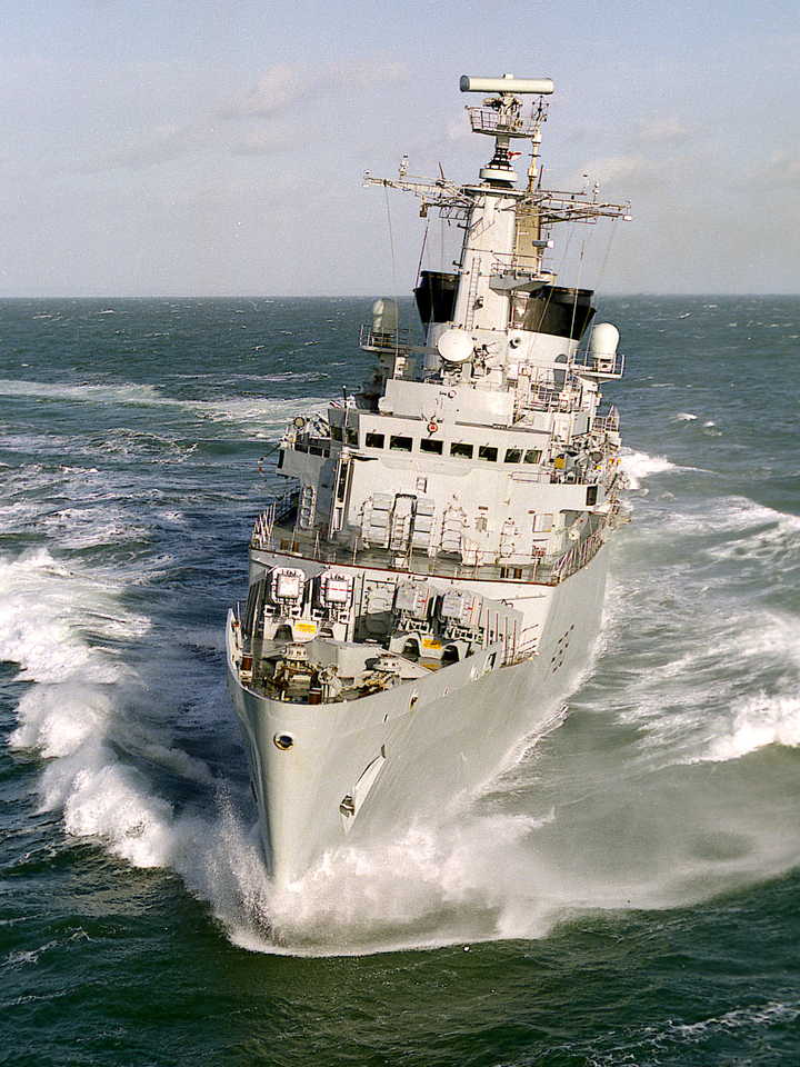 HMS Broadsword (F88) Royal Navy Type 22 Frigate Bow View at Sea Photo Print Wall Art Decor Posters, Prints, & Visual Artwork Hampshire Prints 6 x 4 No Frame No