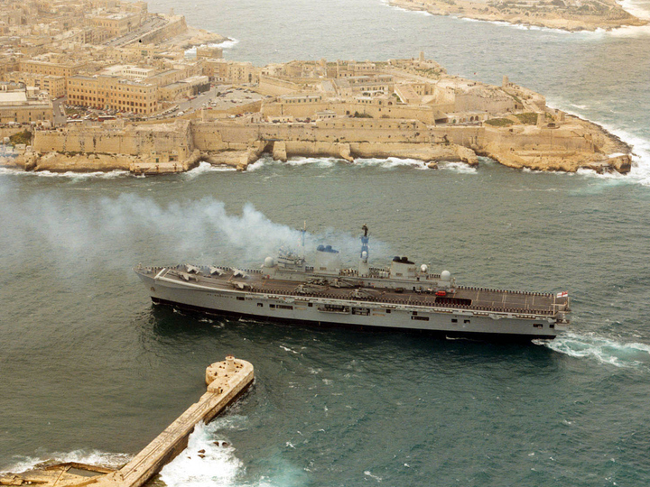 HMS Illustrious (R06) Photo Print - Malta 2000 - Royal Navy Invincible Class Aircraft Carrier