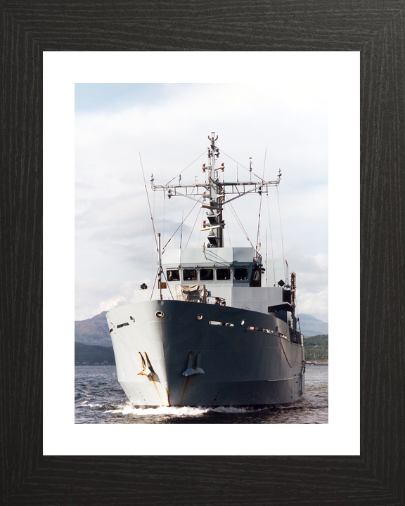 HMS Itchen M2009 River Class Minesweeper 1997 Bow View Photo Print - Posters, Prints, & Visual Artwork - by Hampshire Prints (image 2 of 9)