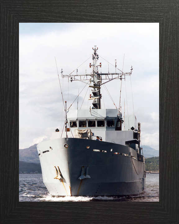 HMS Itchen M2009 River Class Minesweeper 1997 Bow View Photo Print - Posters, Prints, & Visual Artwork - by Hampshire Prints (image 3 of 9)