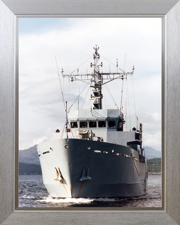 HMS Itchen M2009 River Class Minesweeper 1997 Bow View Photo Print - Posters, Prints, & Visual Artwork - by Hampshire Prints (image 7 of 9)
