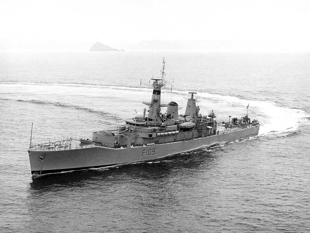 HMS Leander (F109) Photo Print - At Sea - Royal Navy Leander Class Frigate