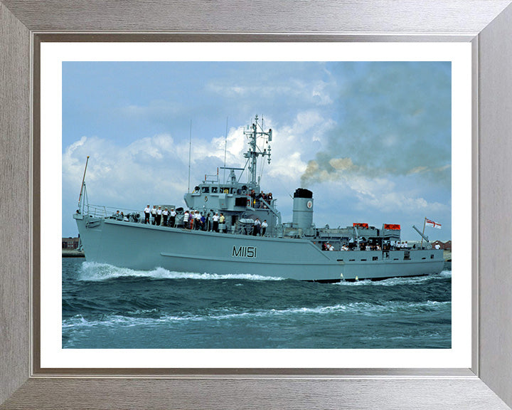 HMS Iveston M1151 Royal Navy Ton Class Minesweeper Photo Print or Framed Print - Hampshire Prints